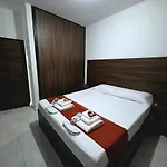 5mins From The Beach,10mins From Lc Airport Aurelia