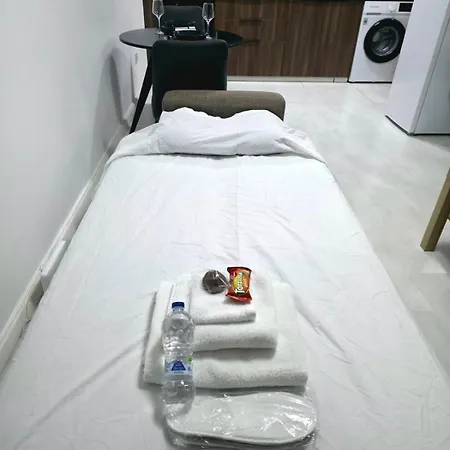 Апартаменти 5mins From The Beach,10mins From Lc Airport Aurelia *