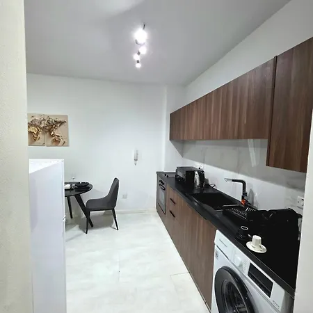 5mins From The Beach,10mins From Lc Airport Aurelia *