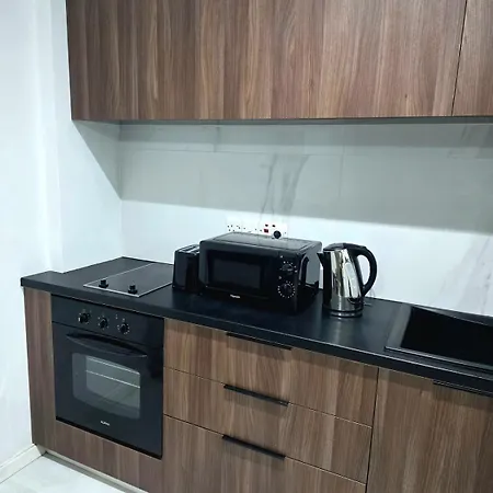 5mins From The Beach,10mins From Lc Airport Aurelia