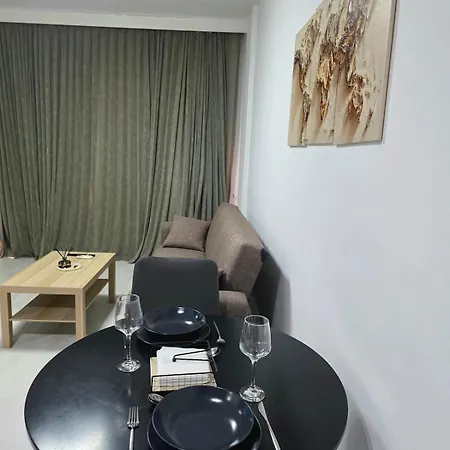 5mins From The Beach,10mins From Lc Airport Aurelia *