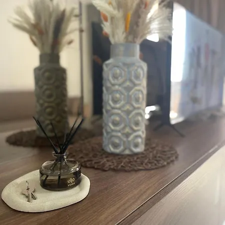 Apartman 5mins From The Beach,10mins From Lc Airport Aurelia *